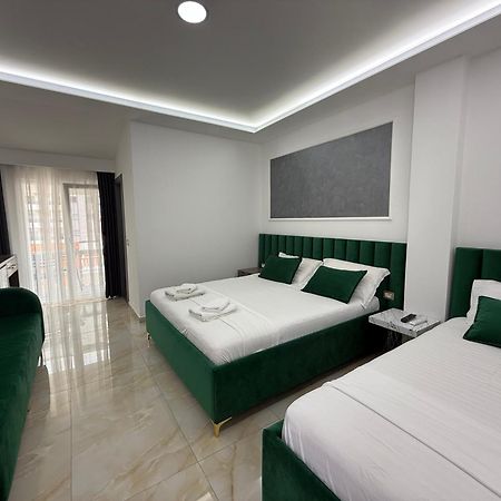 Hotel Leodori 1 Shëngjin Exteriör bild